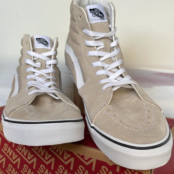 Vans Men’s Sk8-Hi
Color Theory French Oak
VN0005U9BLL
Sneakers - Picture 5 of 16